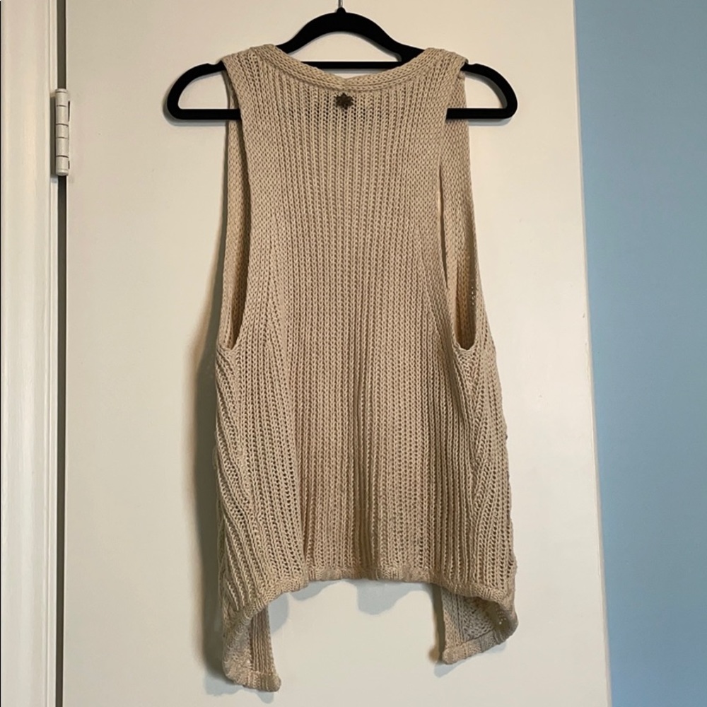 Sweater vest